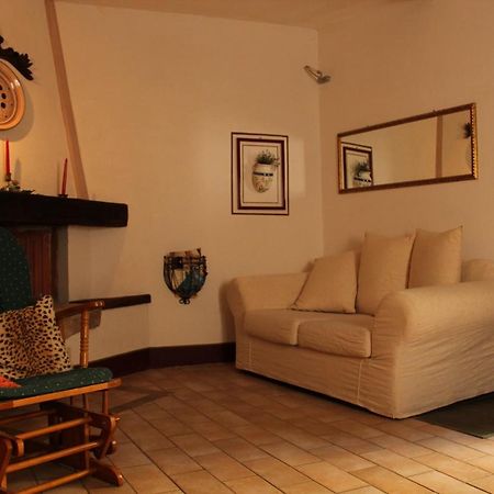 Trilocale Nel Centro Storico Apartamento Montemerano Exterior foto