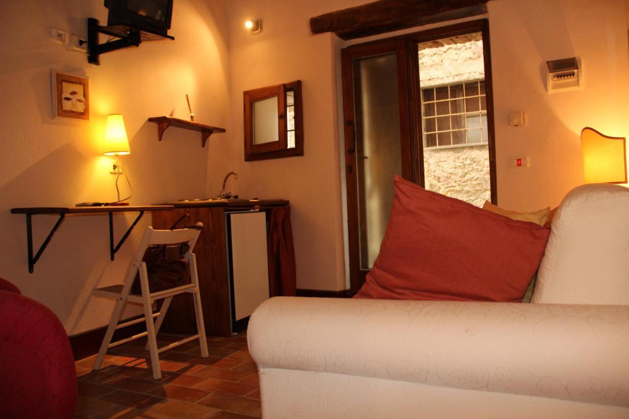 Trilocale Nel Centro Storico Apartamento Montemerano Exterior foto