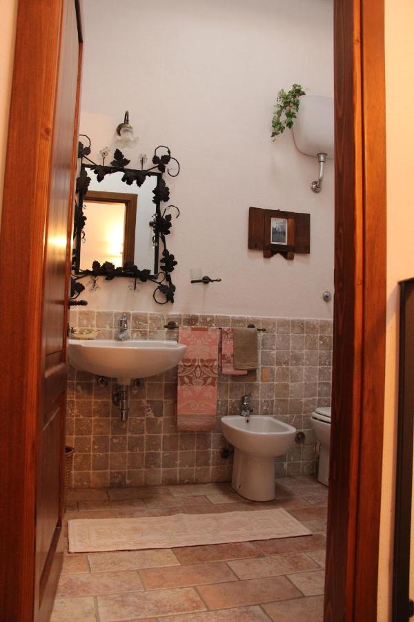 Trilocale Nel Centro Storico Apartamento Montemerano Exterior foto