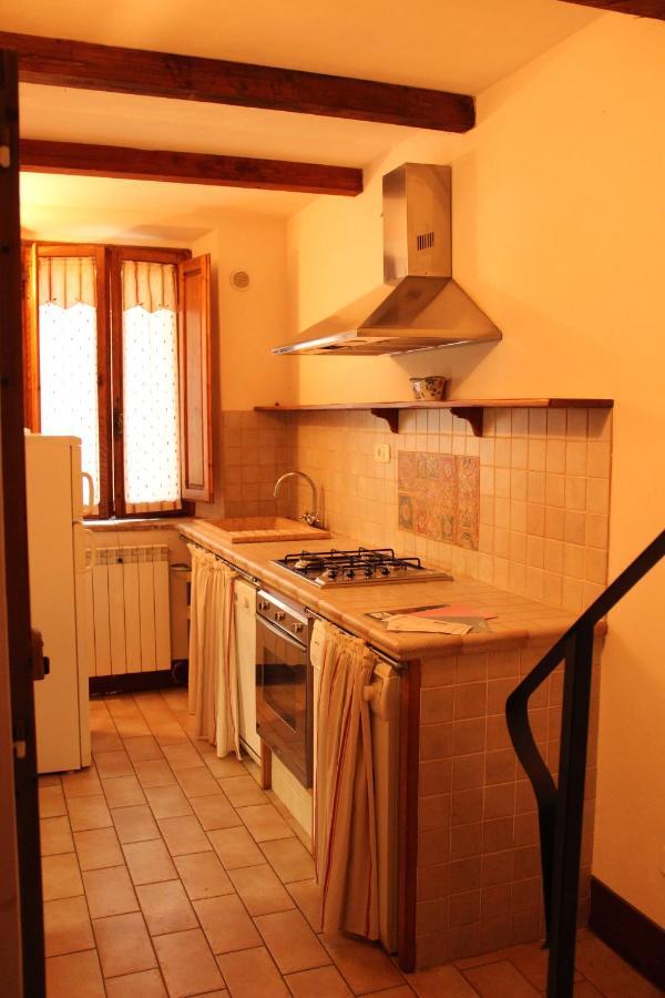 Trilocale Nel Centro Storico Apartamento Montemerano Exterior foto